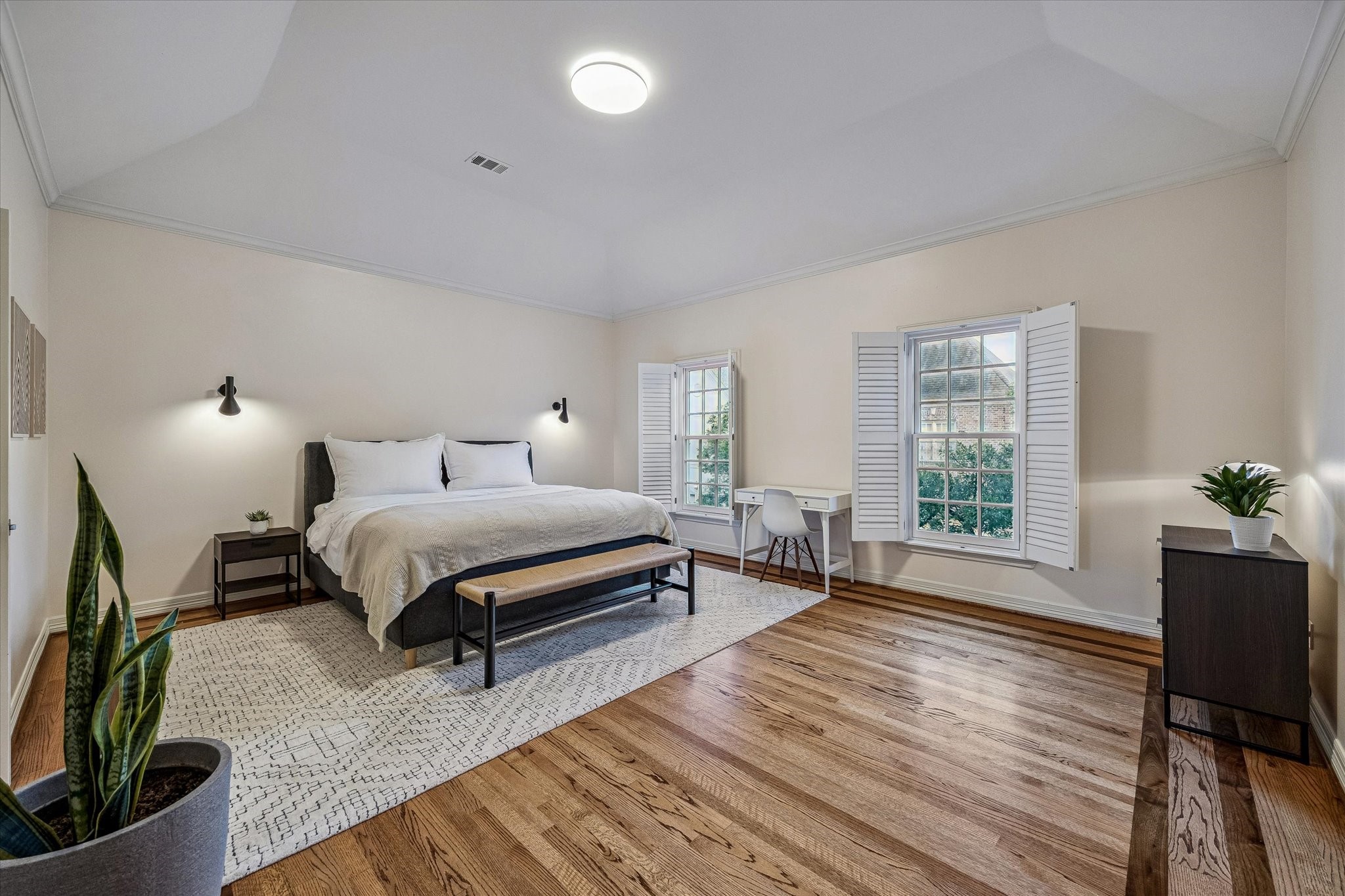  5732 Longmont Lane - 物件實景
