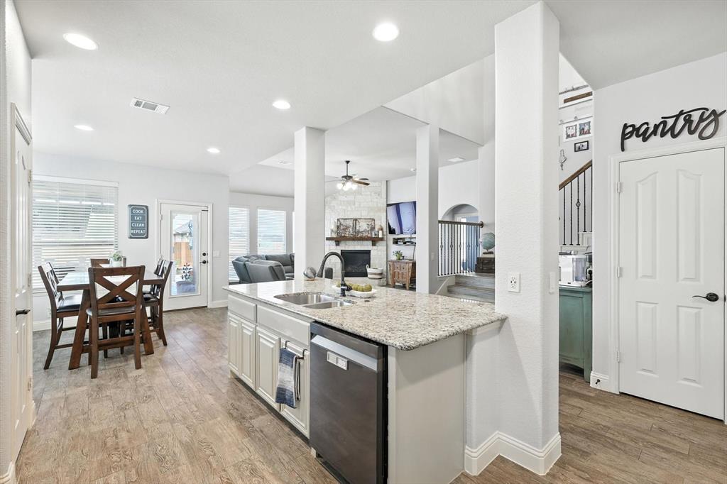 Grand Prairie, Texas, 75054, United States, 4 Bedrooms Bedrooms, ,4 BathroomsBathrooms,Residential,For Sale,1932411
