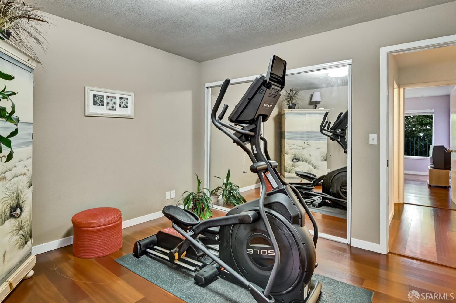 San Francisco, California, 94124, United States, 3 Bedrooms Bedrooms, ,2 BathroomsBathrooms,Residential,For Sale,1997310