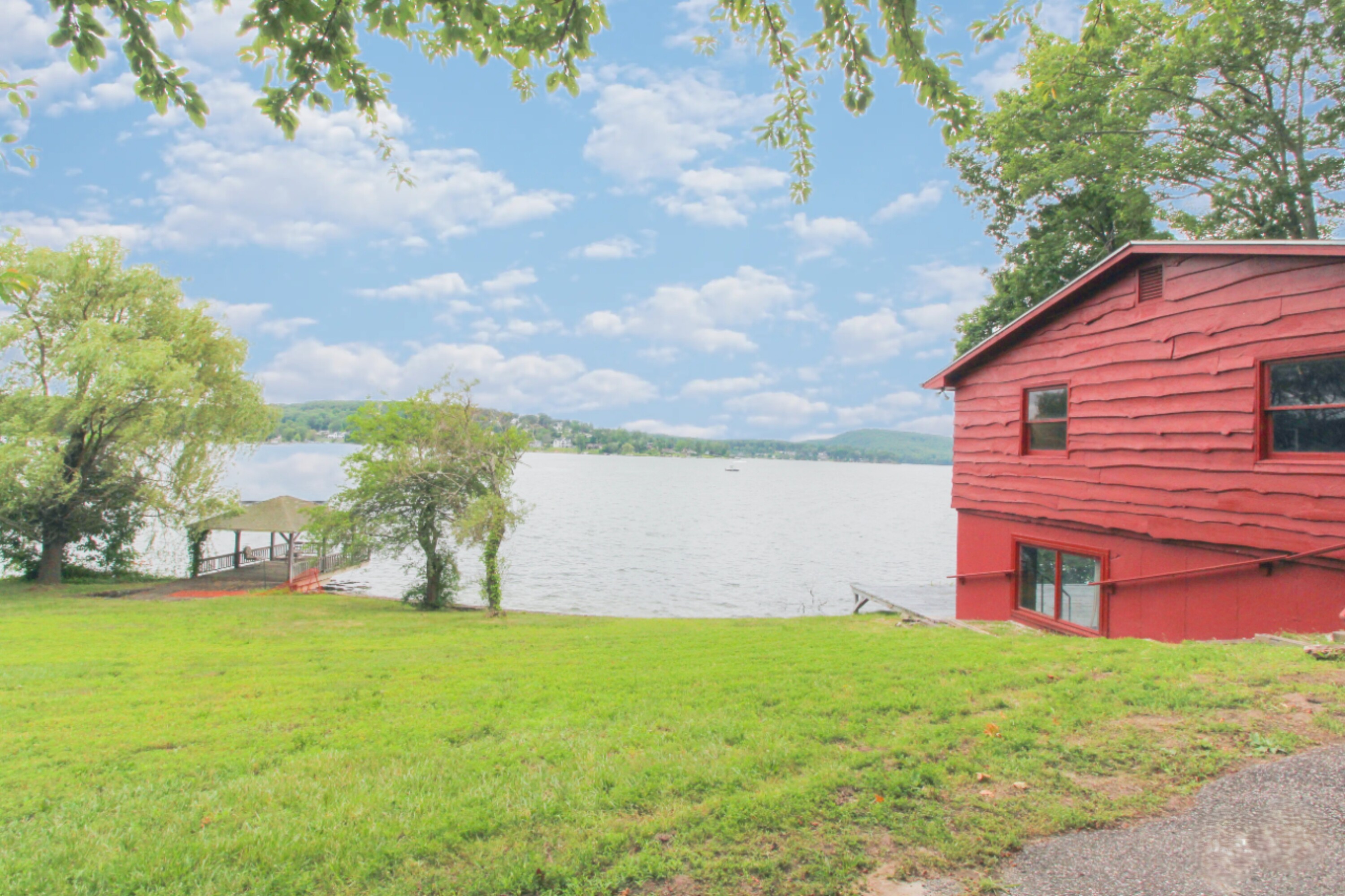  Exceptional Waterfront Property - 物件實景