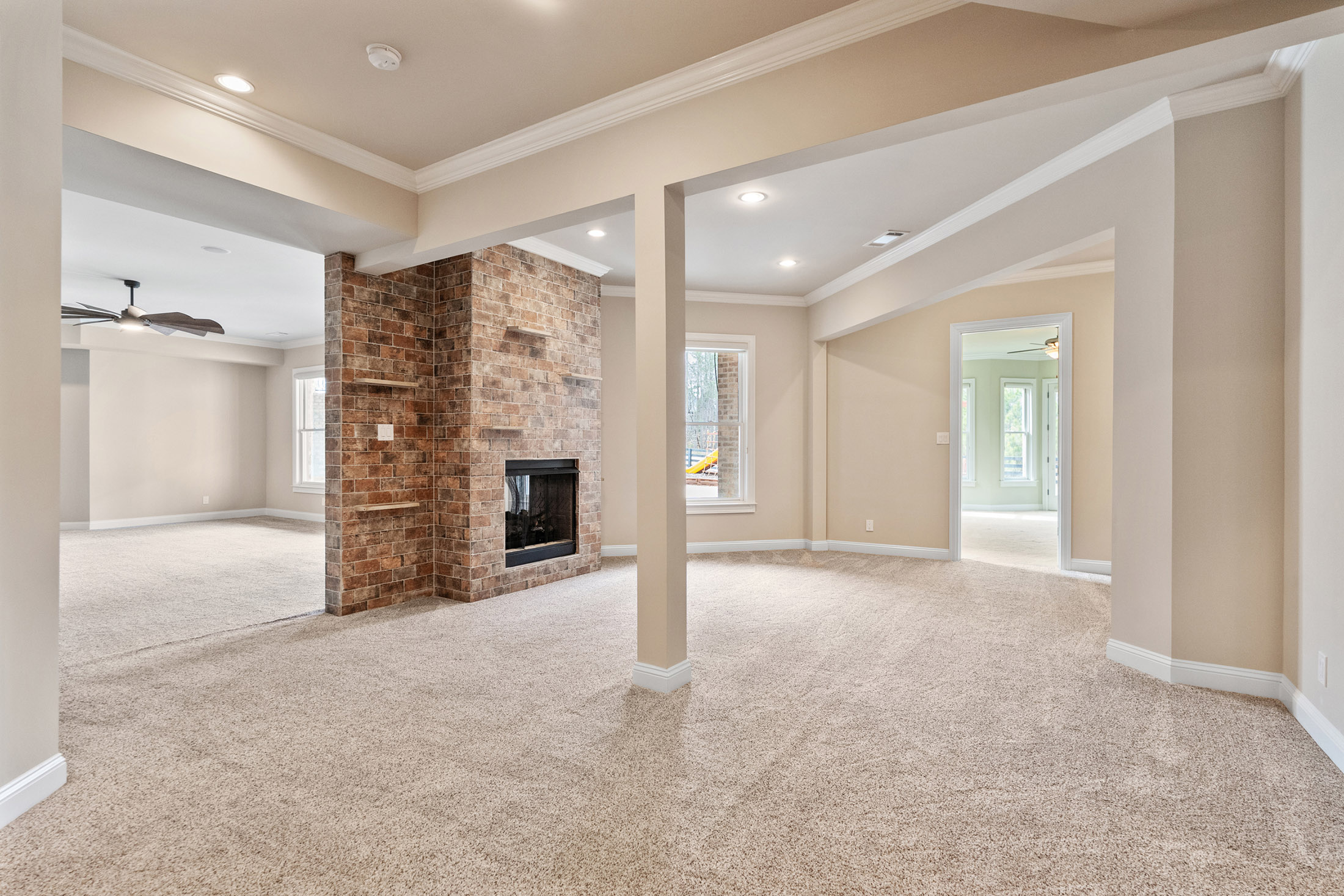  An Reminiscent of Old-World Charm Meets Modern Luxury on This Milton Estate - 物件實景