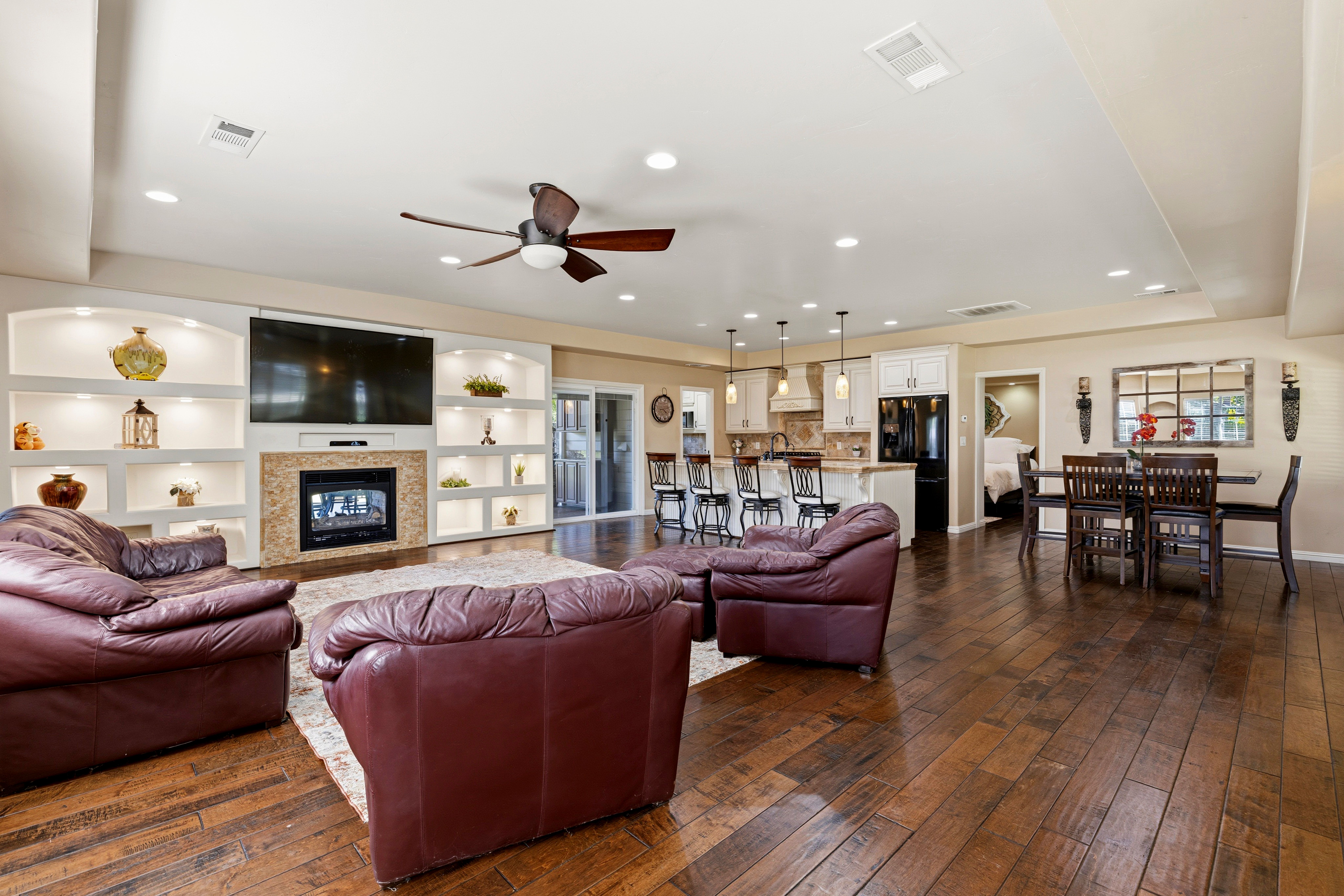  8723 Phoenix Avenue, Fair Oaks, CA 95628 - 物件實景