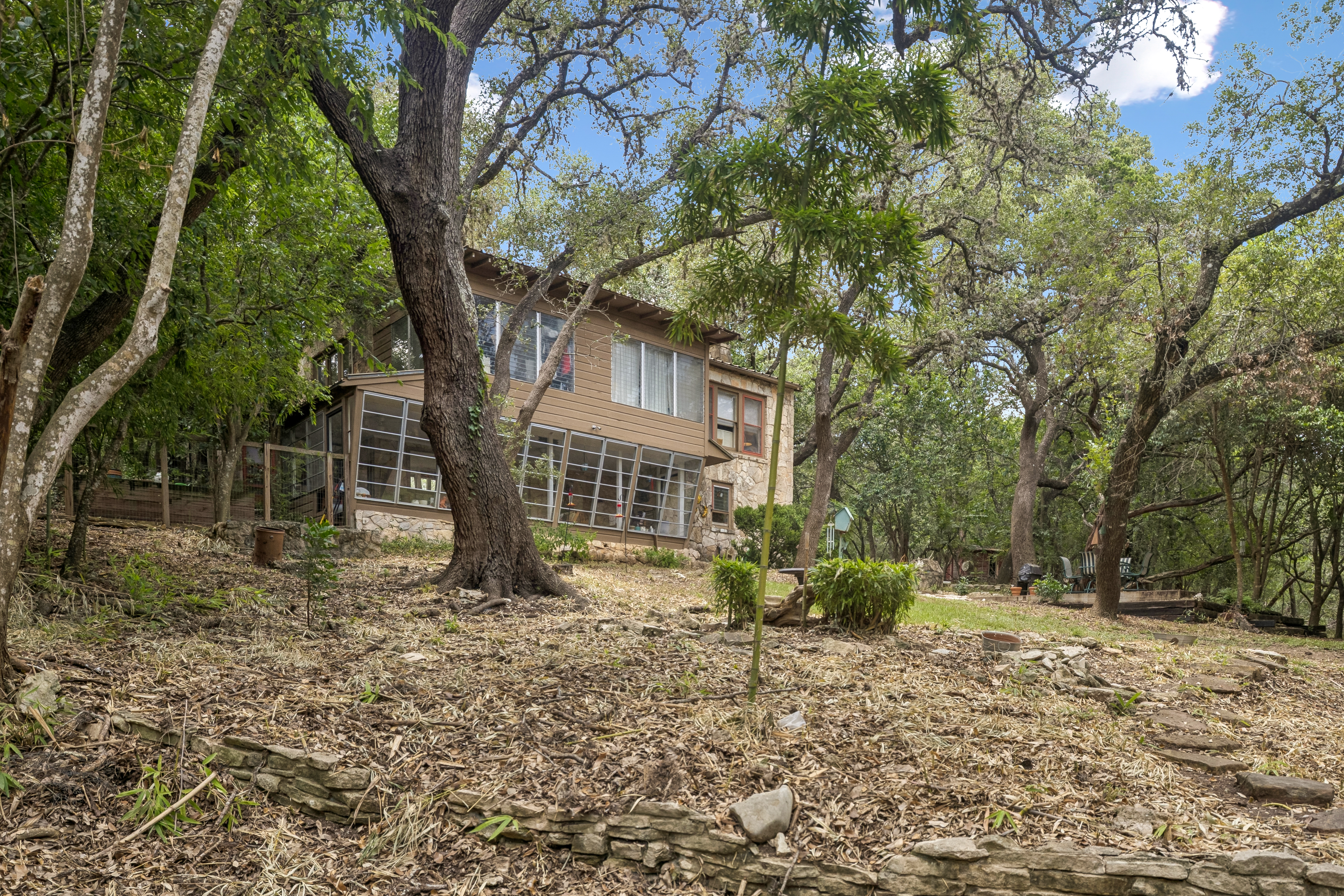  Spanish-Style Historic Woodland Retreat in Helotes - 物件實景