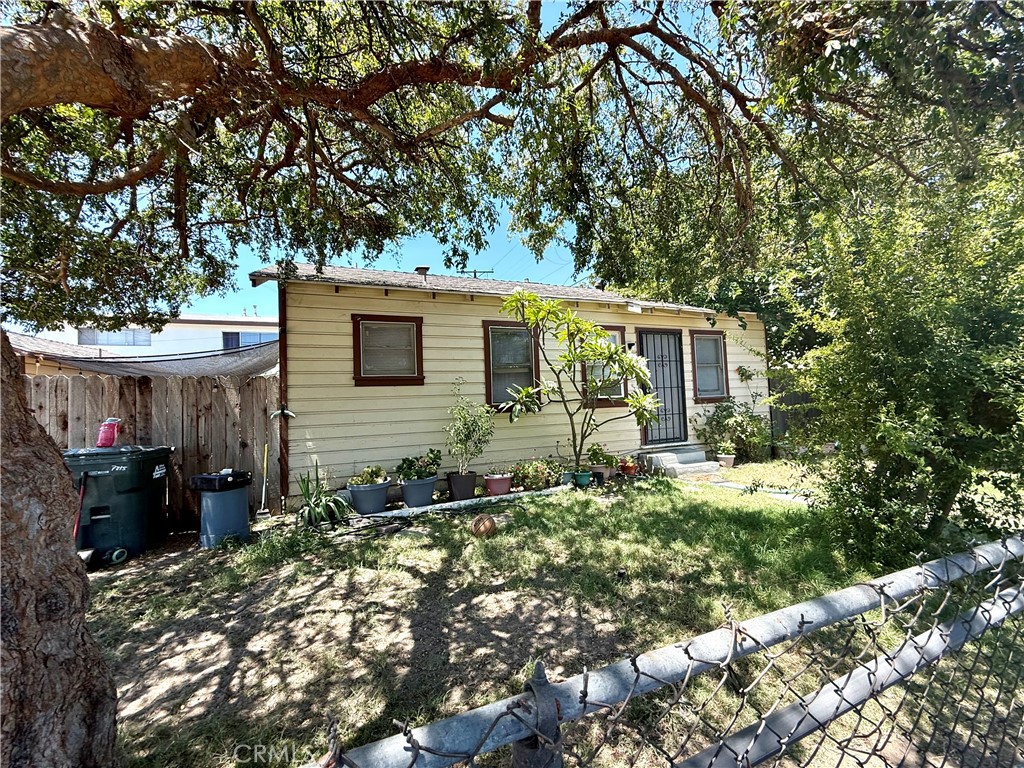 Bell Gardens, California, 90201, United States, 4 Bedrooms Bedrooms, ,2 BathroomsBathrooms,Residential,For Sale,1937049