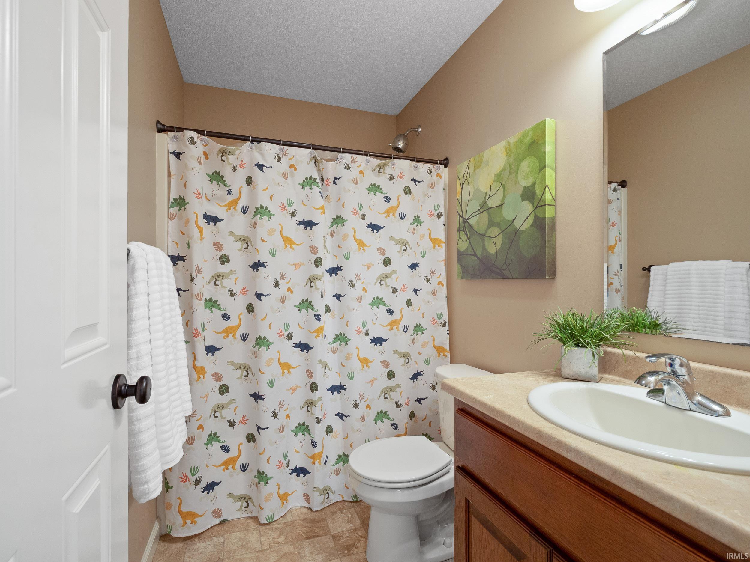 Huntertown, Indiana, 46748, United States, 5 Bedrooms Bedrooms, ,5 BathroomsBathrooms,Residential,For Sale,1982642