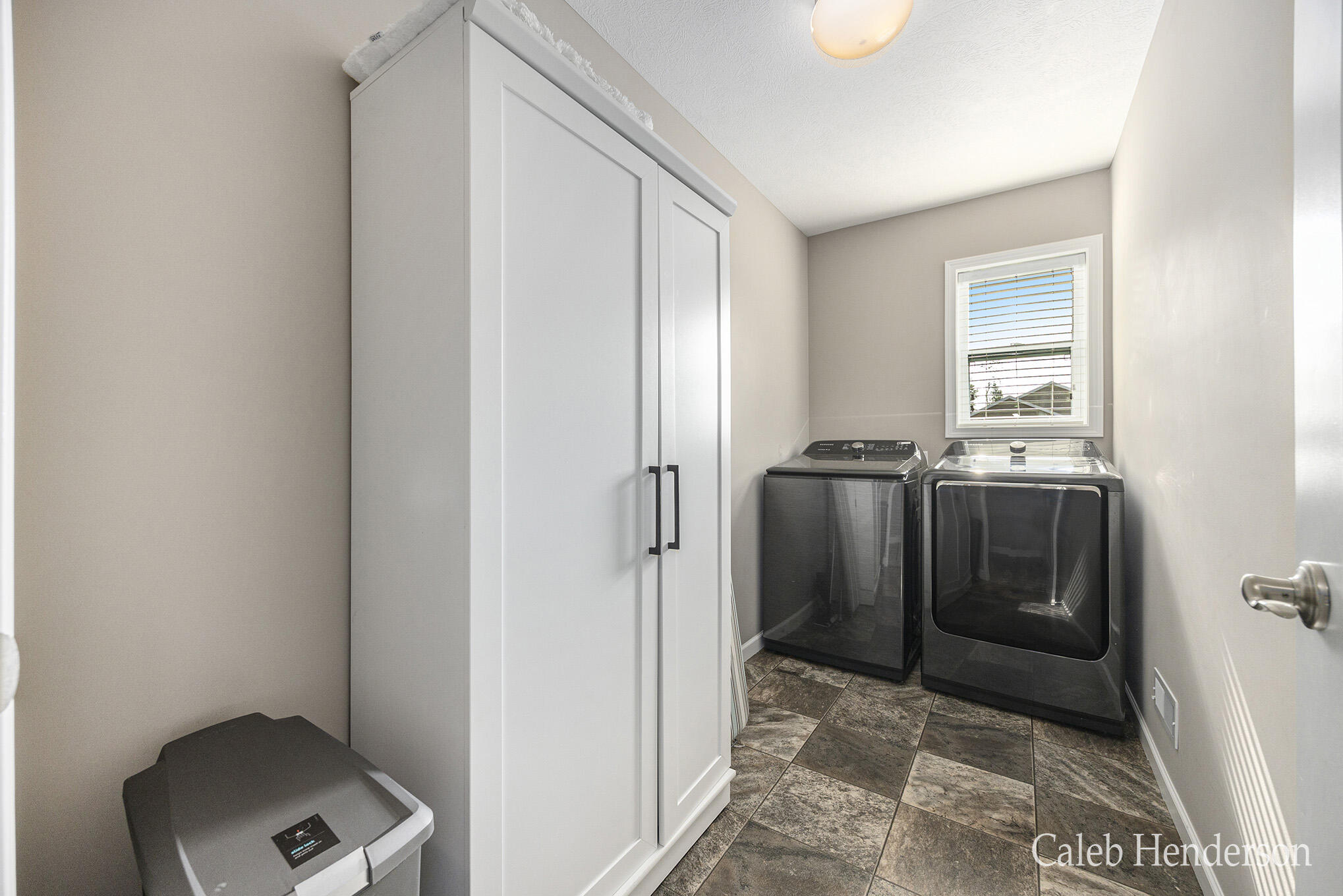 Alto, Michigan, 49302, United States, 5 Bedrooms Bedrooms, ,3 BathroomsBathrooms,Residential,For Sale,1928754