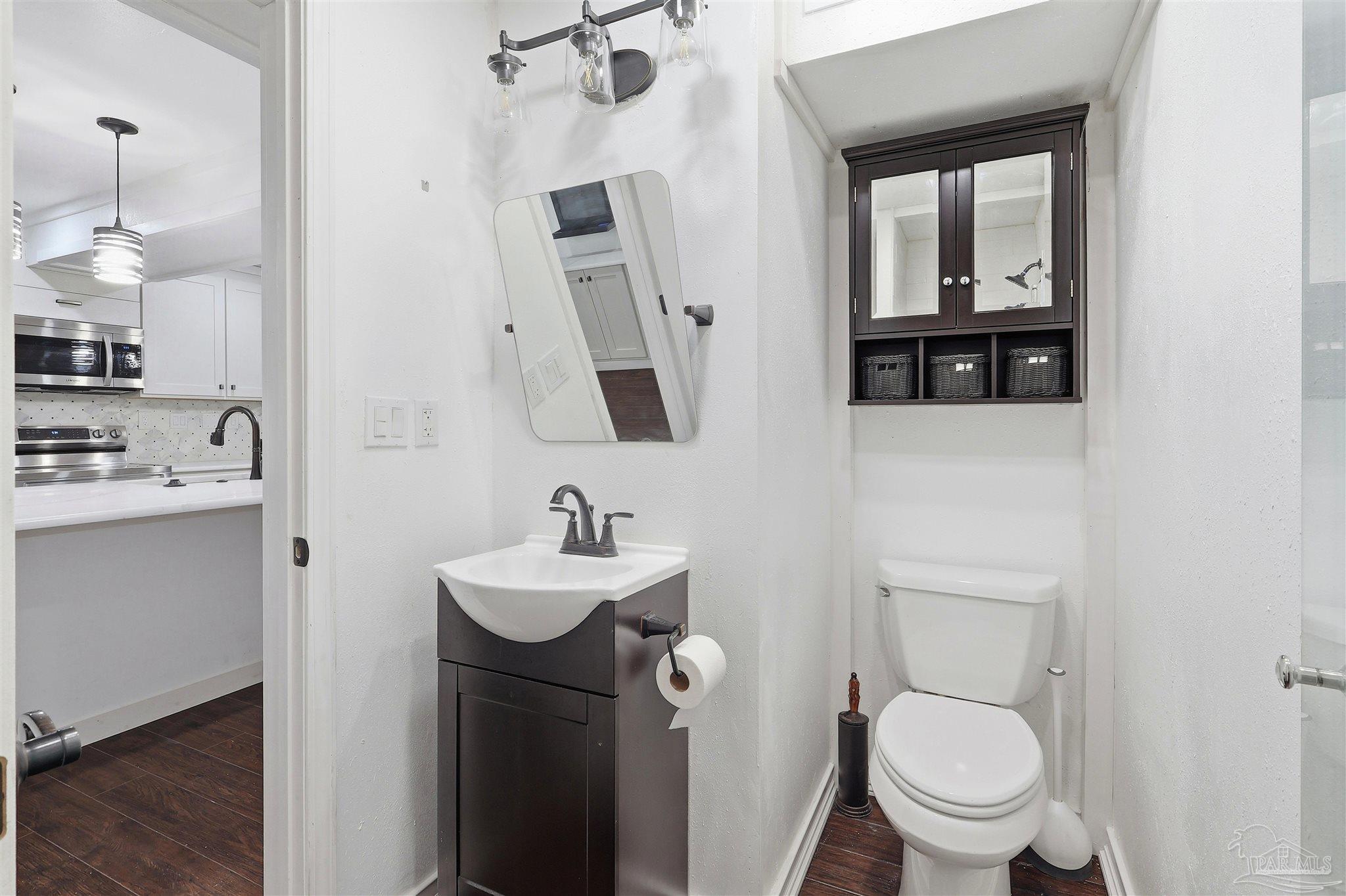 Milton, Florida, 32583, United States, 3 Bedrooms Bedrooms, ,4 BathroomsBathrooms,Residential,For Sale,1991354