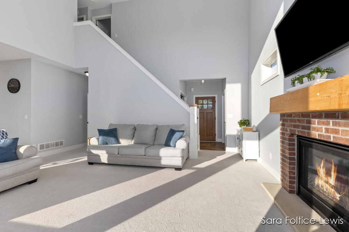 Grand Rapids, Michigan, 49512, United States, 4 Bedrooms Bedrooms, ,4 BathroomsBathrooms,Residential,For Sale,1976019