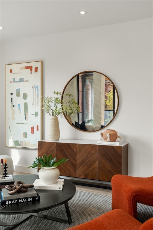 Boston, Massachusetts, 02118, United States, 2 Bedrooms Bedrooms, ,2 BathroomsBathrooms,Residential,For Sale,1988365