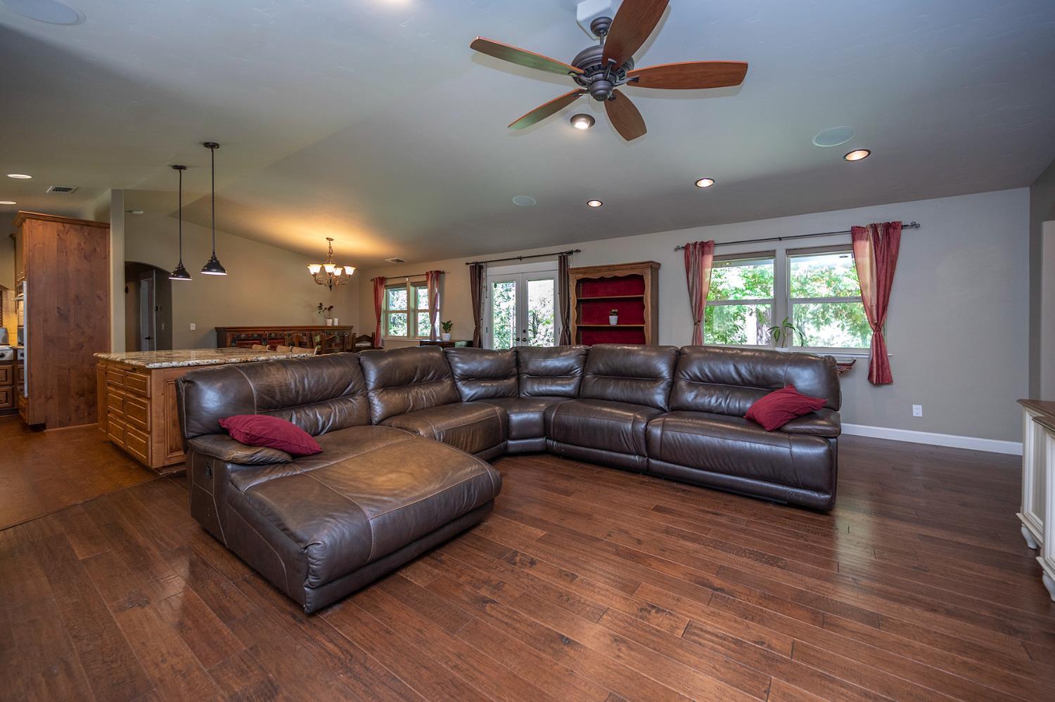 Placerville, California, 95667, United States, 3 Bedrooms Bedrooms, ,3 BathroomsBathrooms,Residential,For Sale,1937817