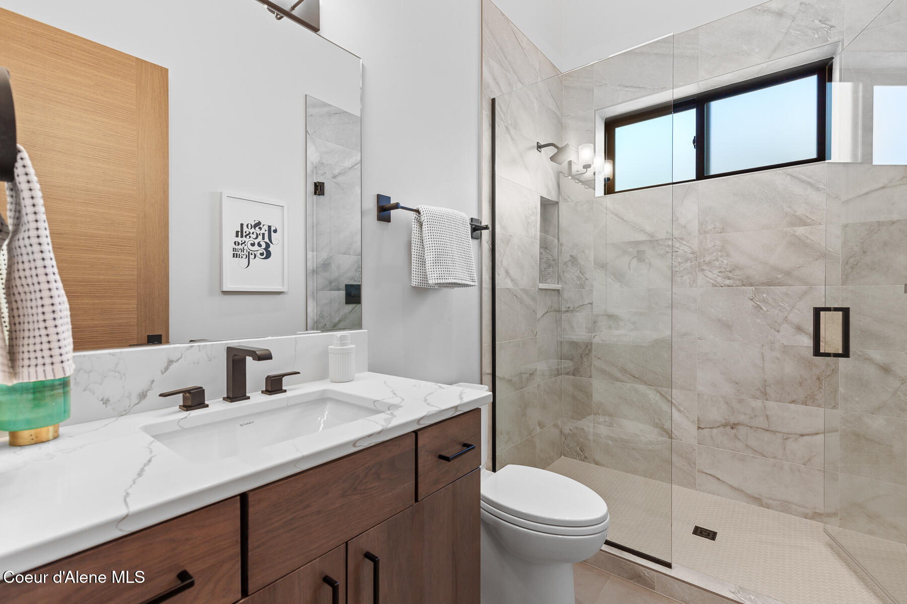 Coeur d'Alene, Idaho, 83814, United States, 3 Bedrooms Bedrooms, ,4 BathroomsBathrooms,Residential,For Sale,1983966