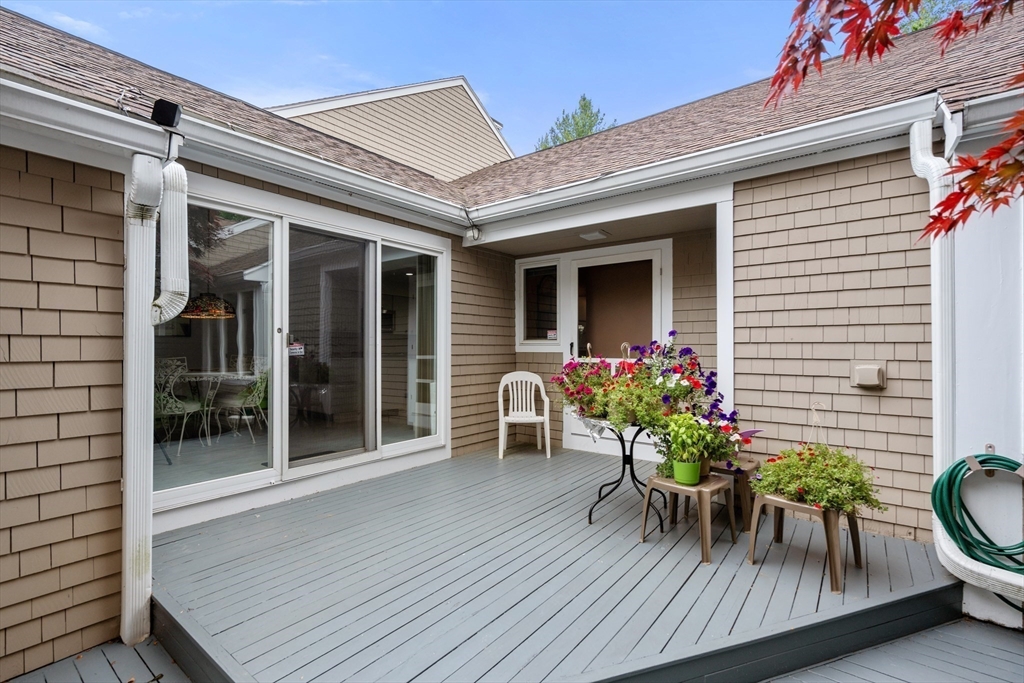 Newton, Massachusetts, 02459, United States, 2 Bedrooms Bedrooms, ,3 BathroomsBathrooms,Residential,For Sale,1885759