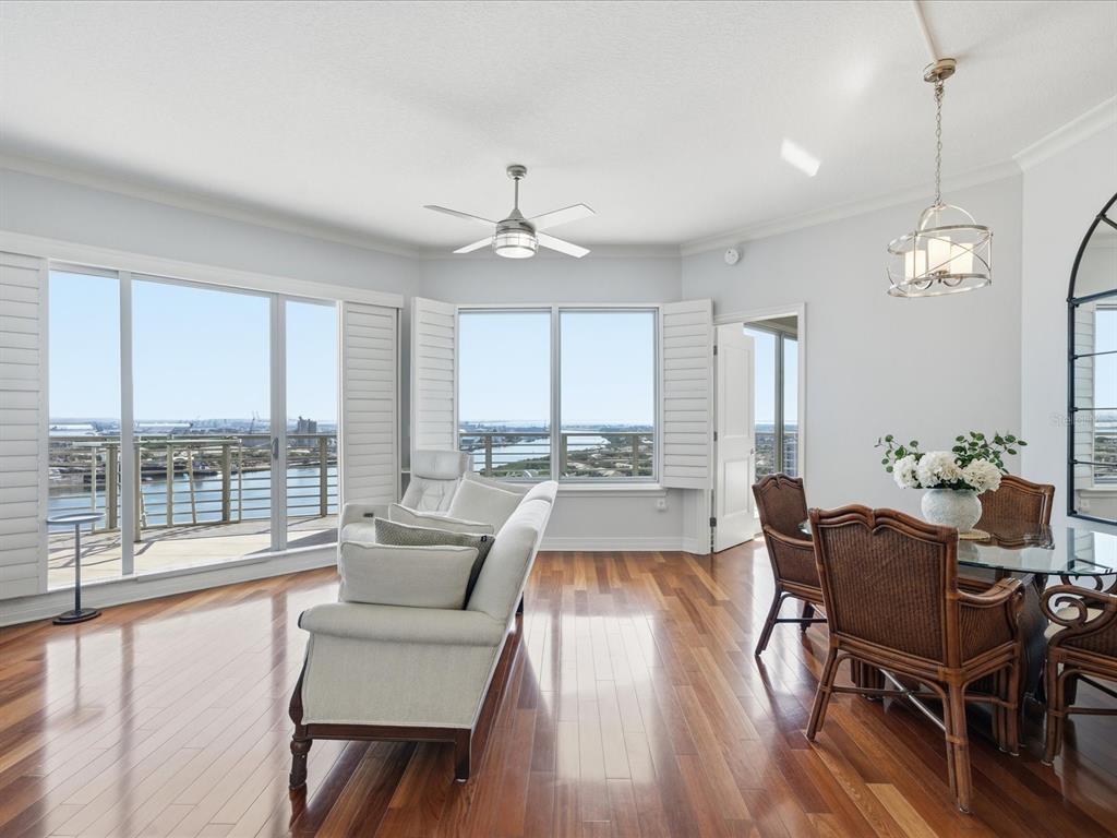 Tampa, Florida, 33602, United States, 2 Bedrooms Bedrooms, ,3 BathroomsBathrooms,Residential,For Sale,2003019