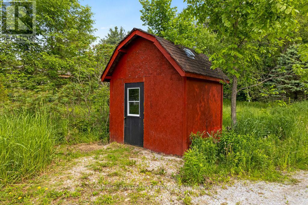 TAY VALLEY, Ontario, K0H 2B0, CA, 2 Bedrooms Bedrooms, ,1 BathroomBathrooms,Residential,For Sale,1866349