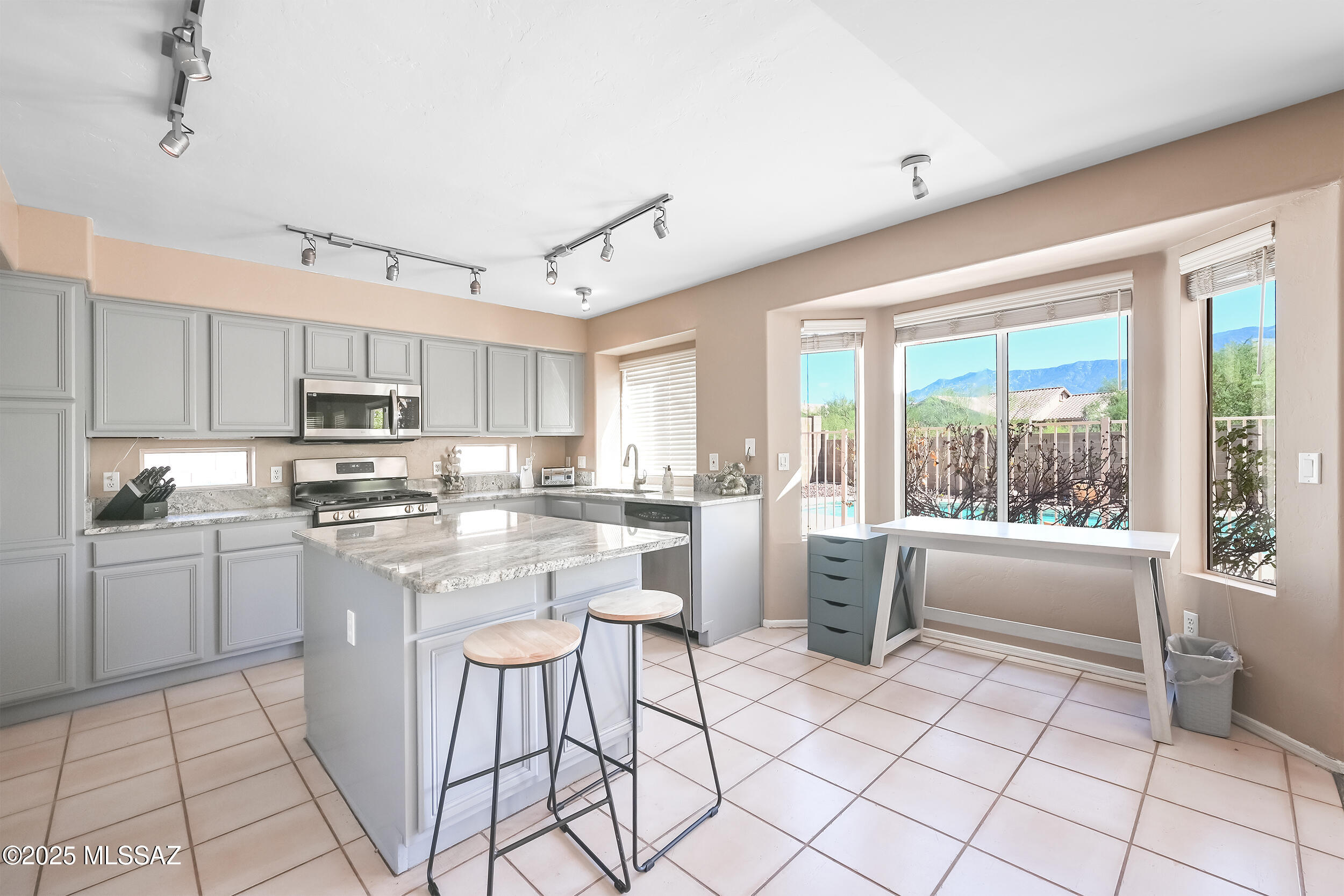 Oro Valley, Arizona, 85737, United States, 5 Bedrooms Bedrooms, ,3 BathroomsBathrooms,Residential,For Sale,1954798