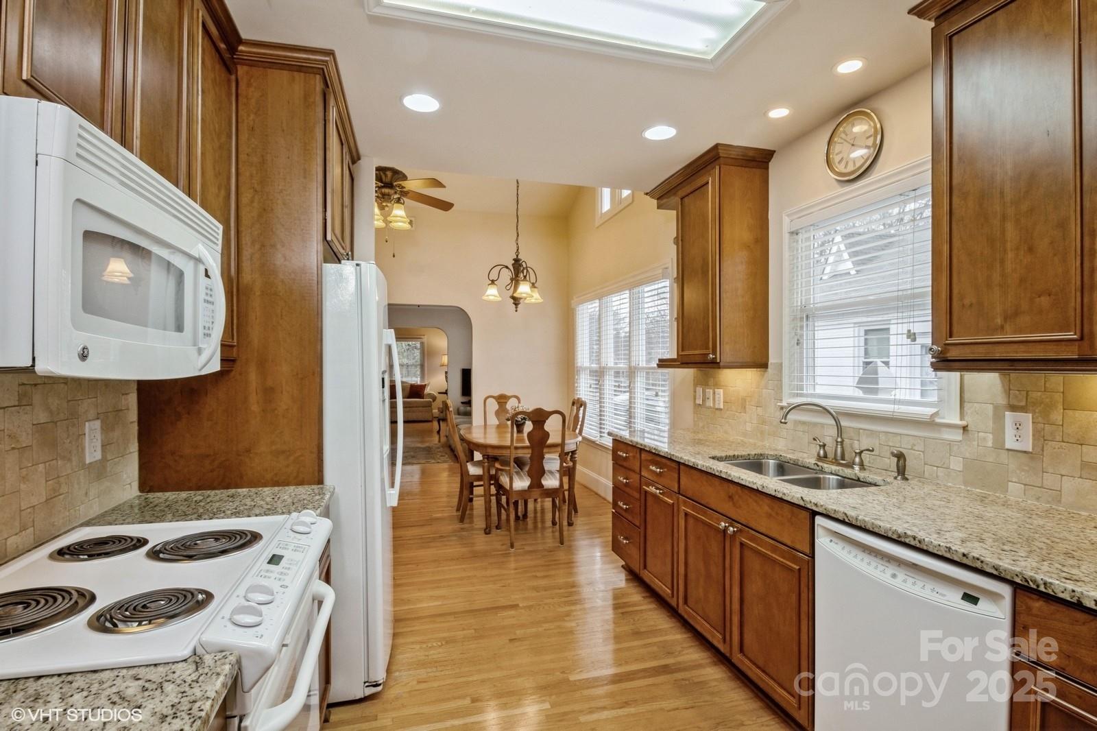 Charlotte, North Carolina, 28205, United States, 3 Bedrooms Bedrooms, ,2 BathroomsBathrooms,Residential,For Sale,1707843