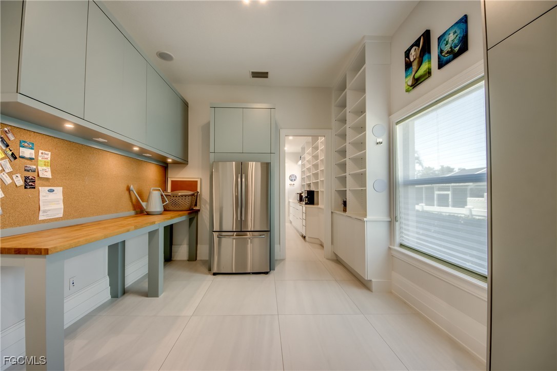 Cape Coral, Florida, 33904, United States, 5 Bedrooms Bedrooms, ,6 BathroomsBathrooms,Residential,For Sale,1979018