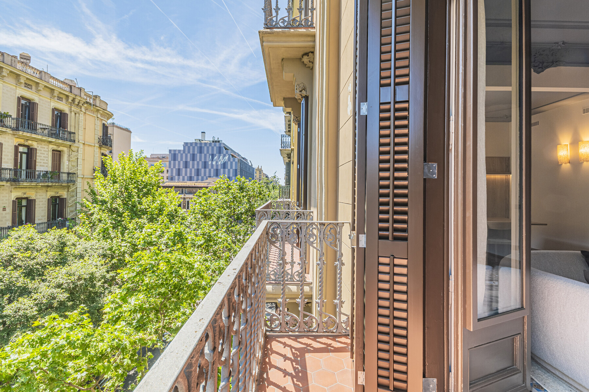  Modernist flat in Eixample with premium finishes in the Quadrat d