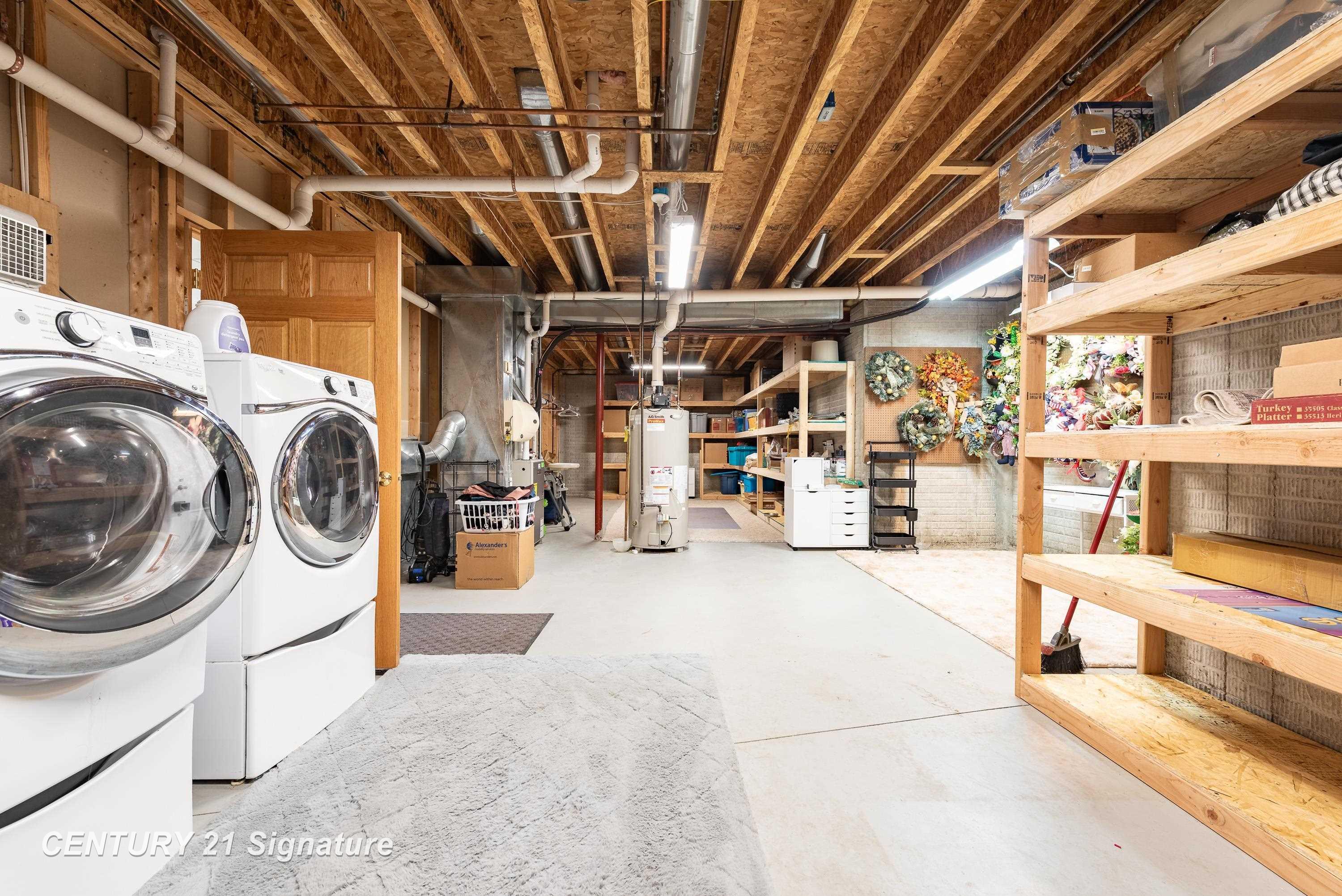 Midland, Michigan, 48642, United States, 4 Bedrooms Bedrooms, ,4 BathroomsBathrooms,Residential,For Sale,1981161