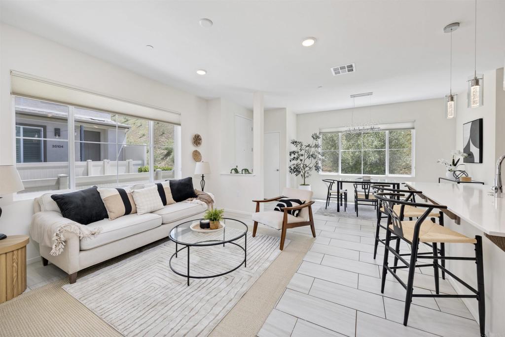 Fallbrook, California, 92028, United States, 4 Bedrooms Bedrooms, ,3 BathroomsBathrooms,Residential,For Sale,1983732