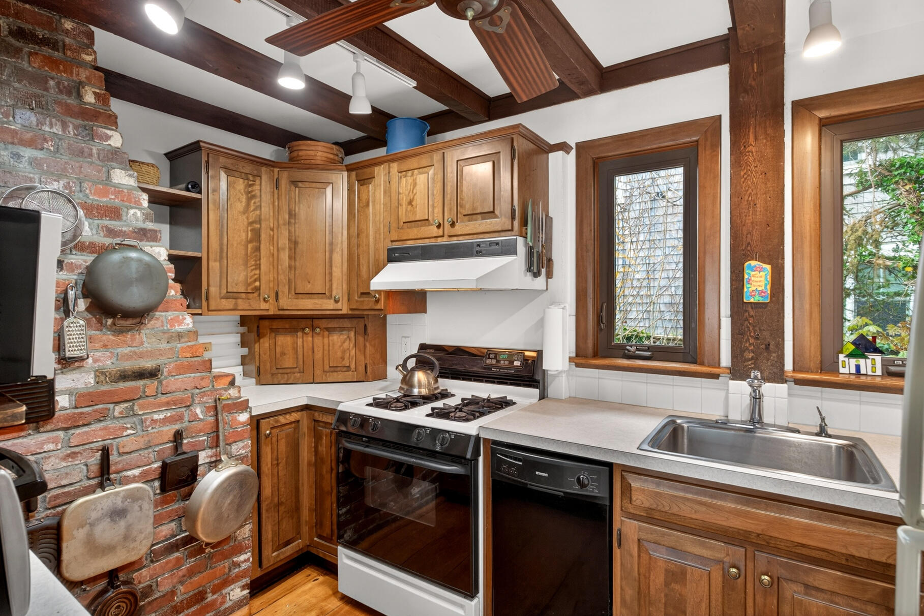  213 Main Street, Chatham, MA, 02633 - 物件實景