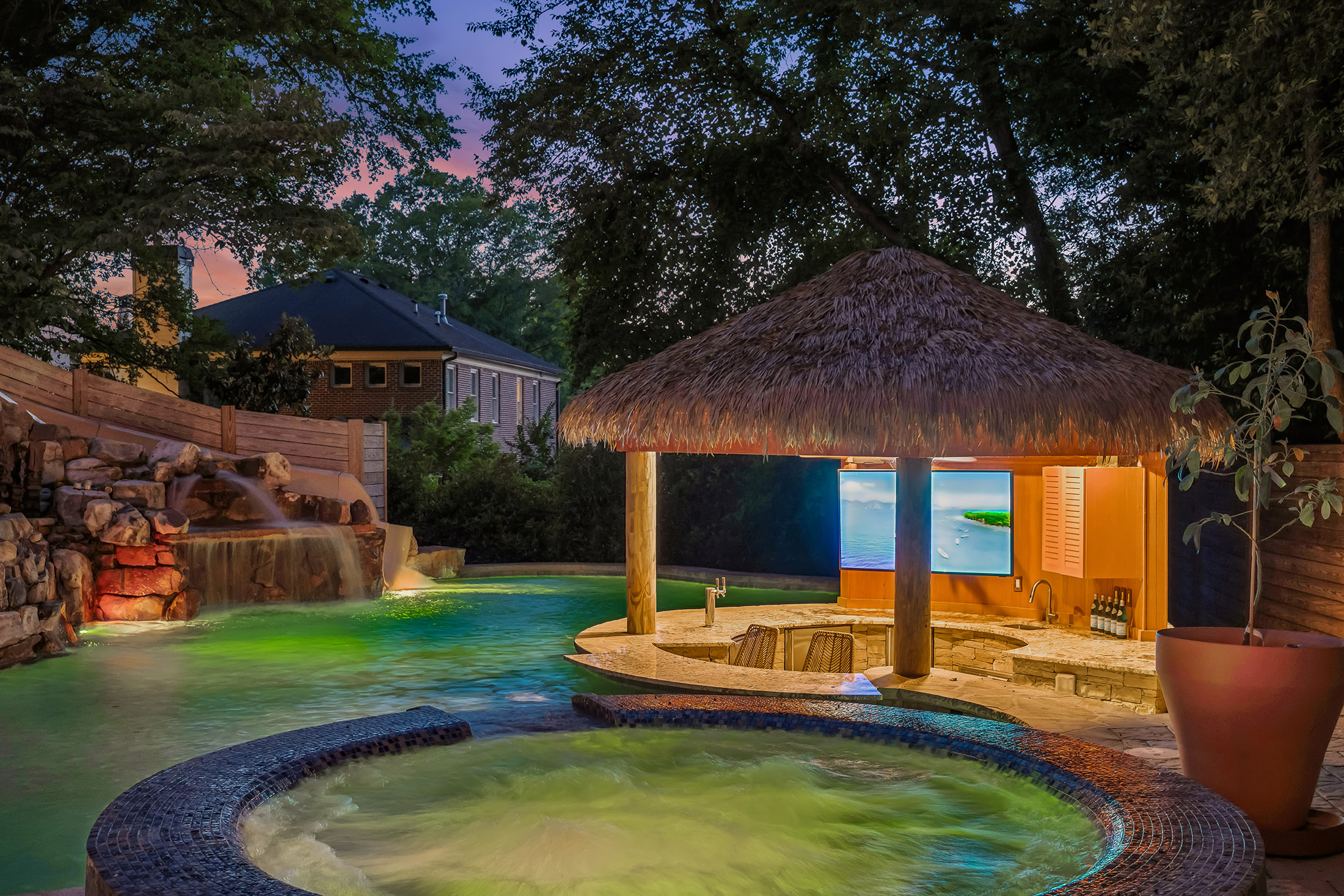  Resort-Inspired Retreat in the Heart of Virginia Highland - 物件實景