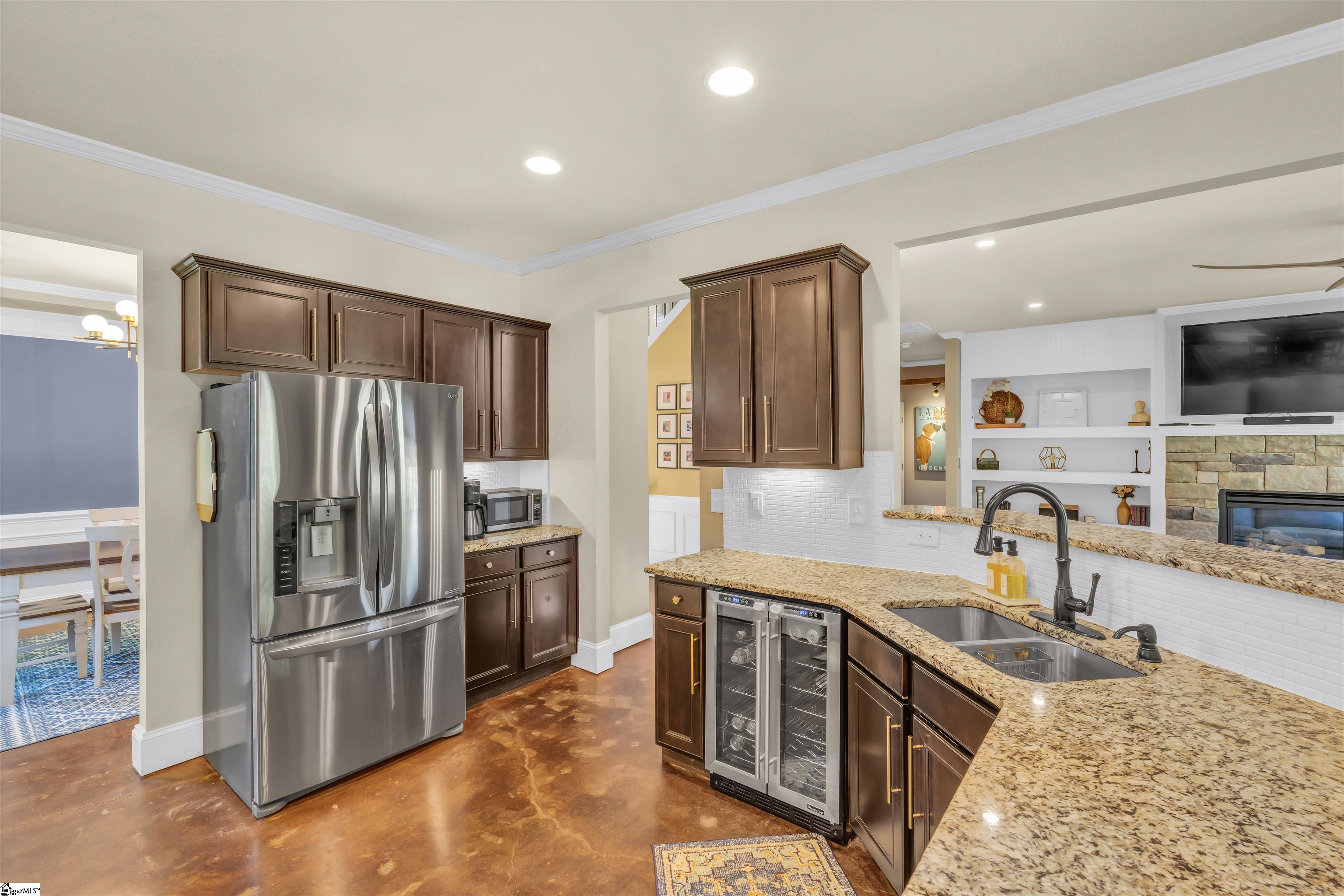 Simpsonville, South Carolina, 29681, United States, 4 Bedrooms Bedrooms, ,4 BathroomsBathrooms,Residential,For Sale,1948001