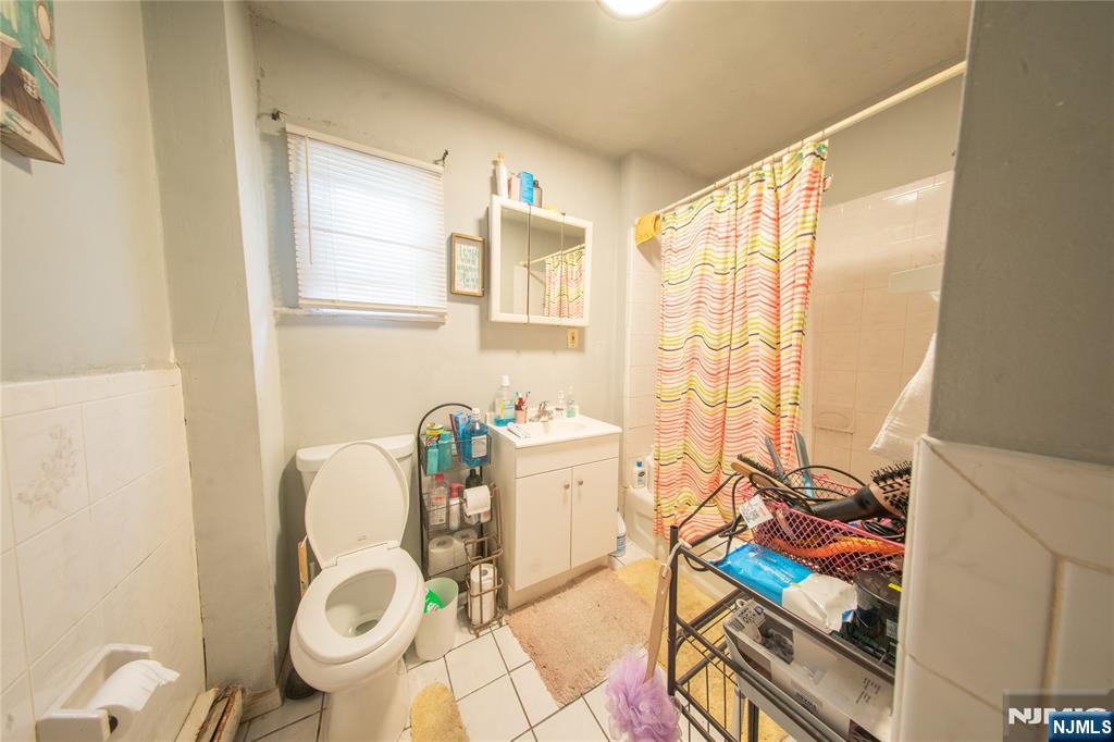 Paterson, New Jersey, 07524, United States, 7 Bedrooms Bedrooms, ,3 BathroomsBathrooms,Residential,For Sale,1907790