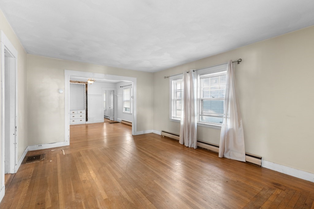 Quincy, Massachusetts, 02170, United States, 4 Bedrooms Bedrooms, ,2 BathroomsBathrooms,Residential,For Sale,1942213