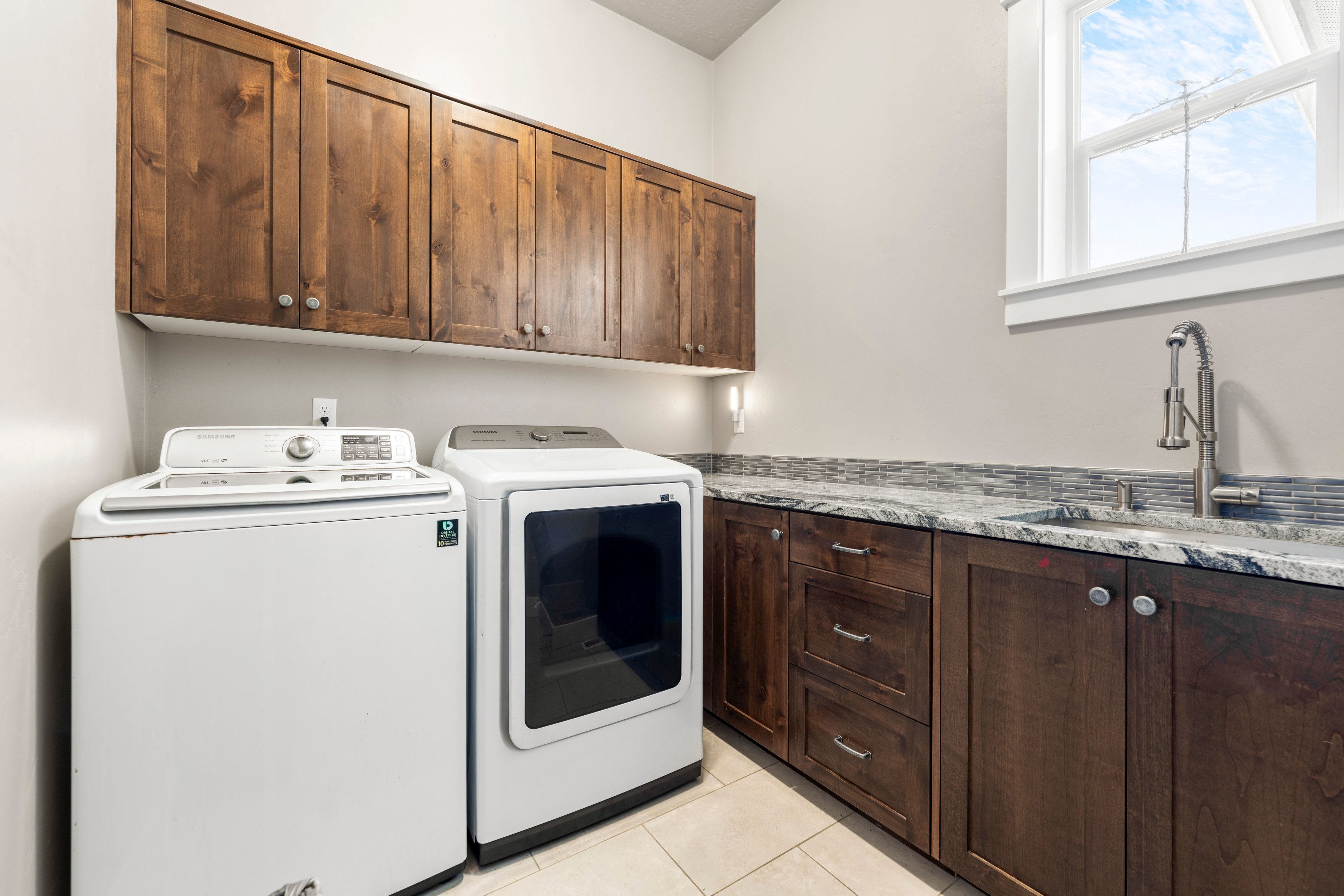  Seclusion, Space & a Certain Kind of Style - Single-Level Living at Its Finest - 物件實景