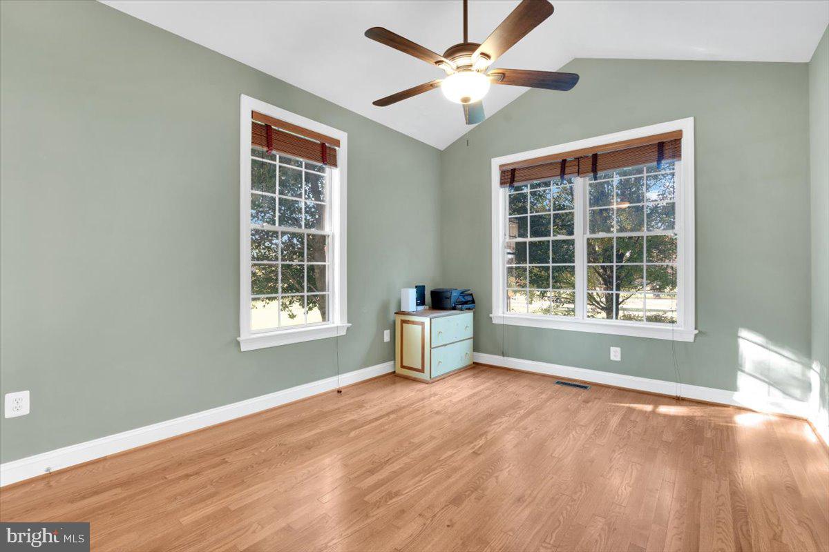 Hamilton, Virginia, 20158, United States, 4 Bedrooms Bedrooms, ,5 BathroomsBathrooms,Residential,For Sale,1987096