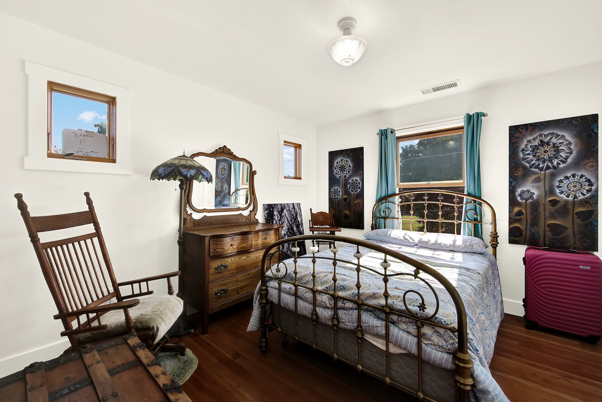  Remodeled Home with Timeless Character - 物件實景