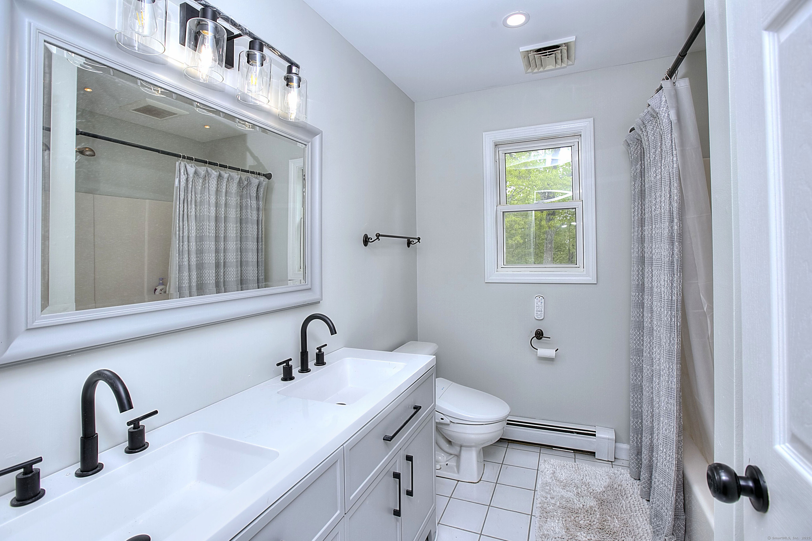 Seymour, Connecticut, 06483, United States, 4 Bedrooms Bedrooms, ,4 BathroomsBathrooms,Residential,For Sale,1820200