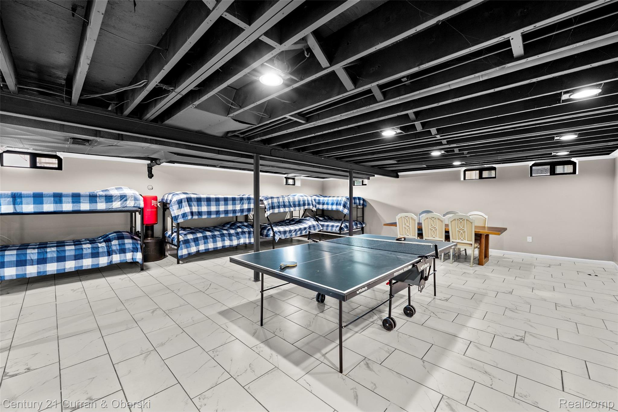 Waterford Charter Township, Michigan, 48329, United States, 3 Bedrooms Bedrooms, ,3 BathroomsBathrooms,Residential,For Sale,1943909