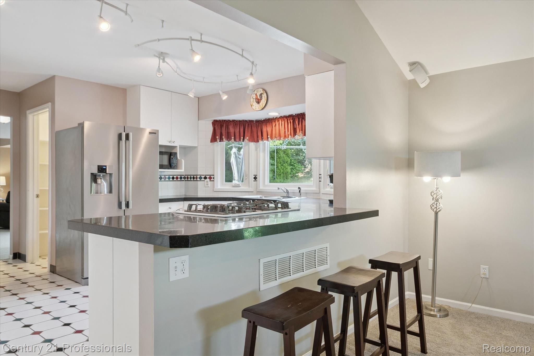 Northville, Michigan, 48167, United States, 4 Bedrooms Bedrooms, ,3 BathroomsBathrooms,Residential,For Sale,1980855