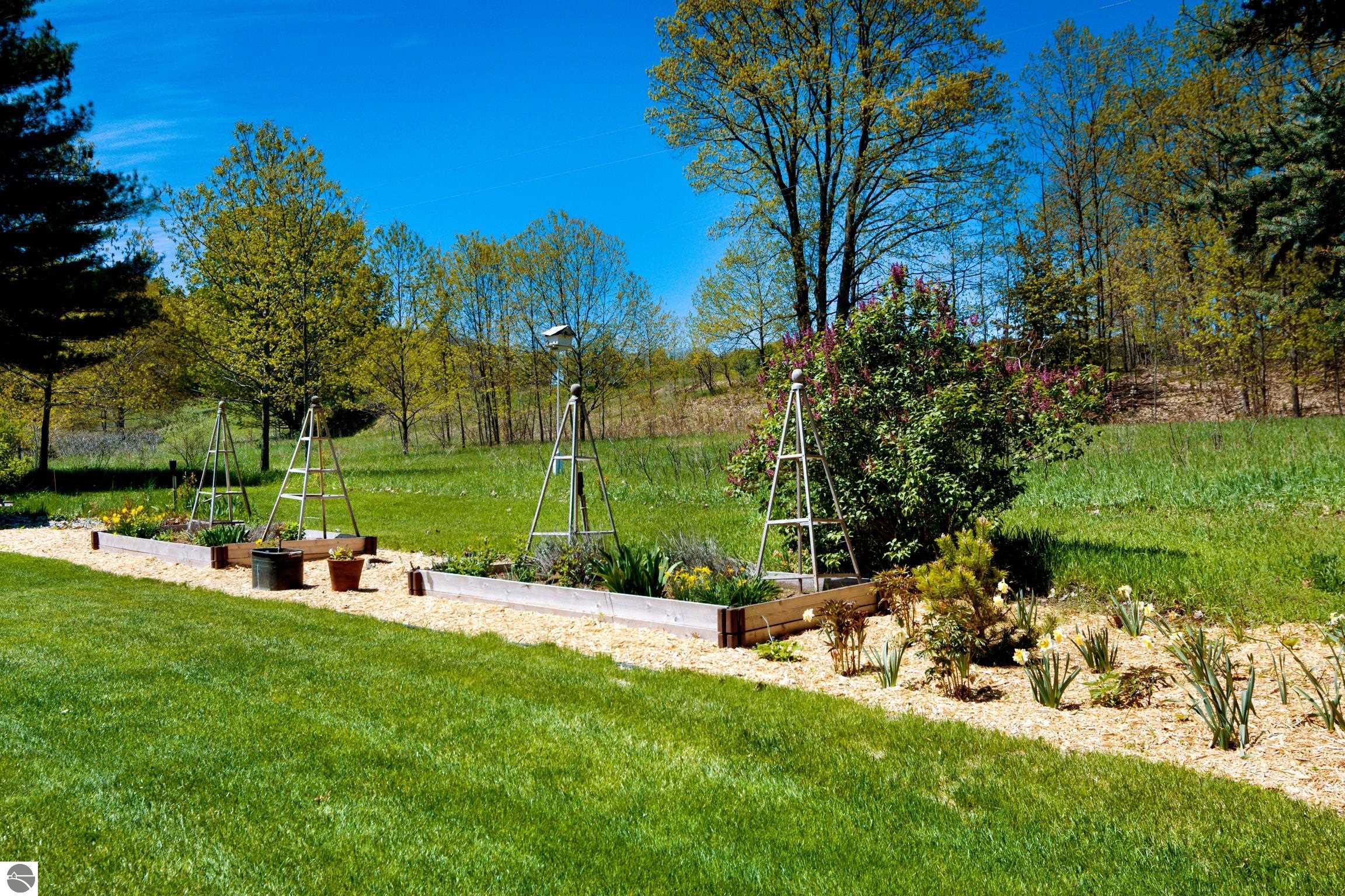 Traverse City, Michigan, 49686, United States, 3 Bedrooms Bedrooms, ,1 BathroomBathrooms,Residential,For Sale,2048667
