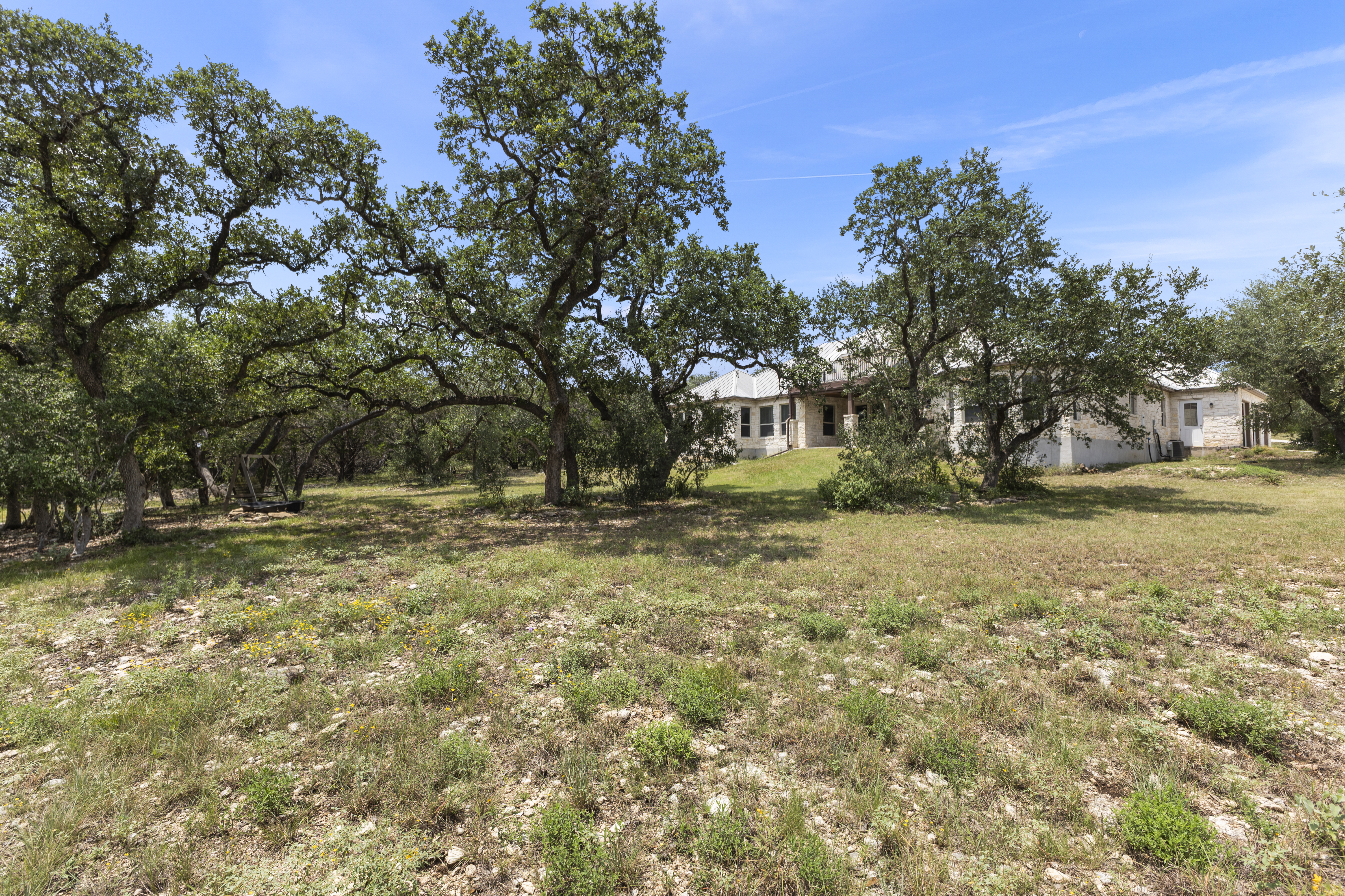  One Story Bulverde Home with Workshop on 6.5 Acres - 物件實景