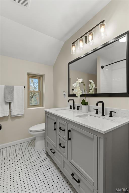 St Louis, Missouri, 63130, United States, 4 Bedrooms Bedrooms, ,3 BathroomsBathrooms,Residential,For Sale,1995864