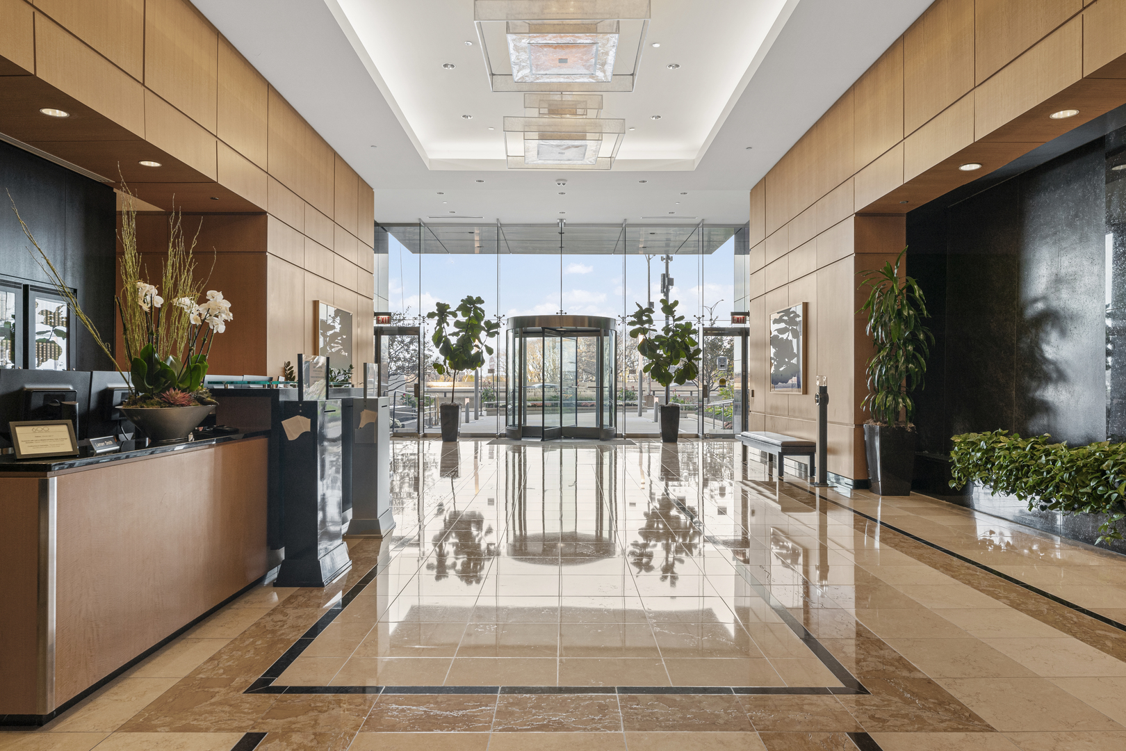 Chicago, Illinois, 60611, United States, 1 Bedroom Bedrooms, ,2 BathroomsBathrooms,Residential,For Sale,1989555