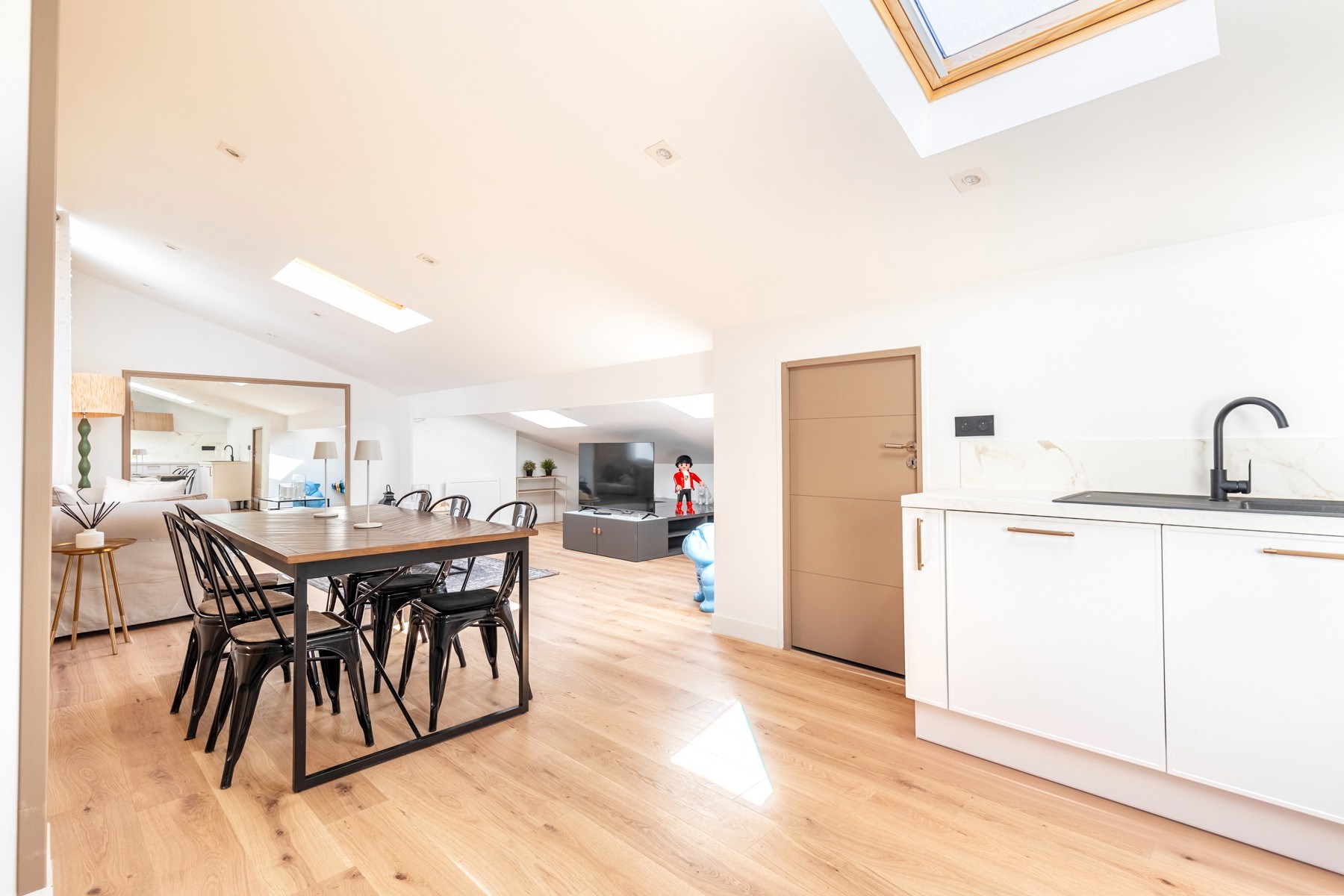  BORDEAUX – GOLDEN TRIANGLE – TOP-FLOOR APARTMENT – FULLY RENOVATED – AIR CONDIT… - 物件實景