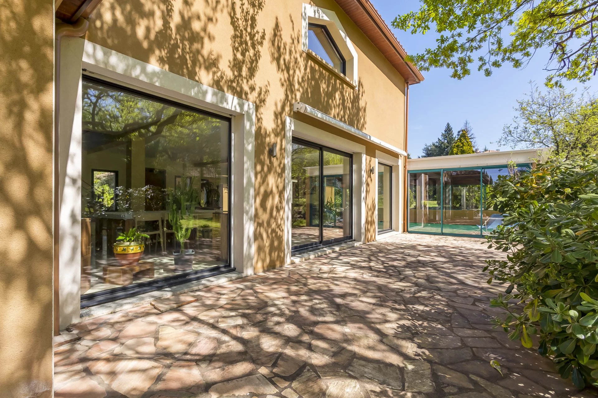 Vourles, Auvergne-Rhône-Alpes, 69390, FR, 7 Bedrooms Bedrooms, ,6 BathroomsBathrooms,Residential,For Sale,1994407