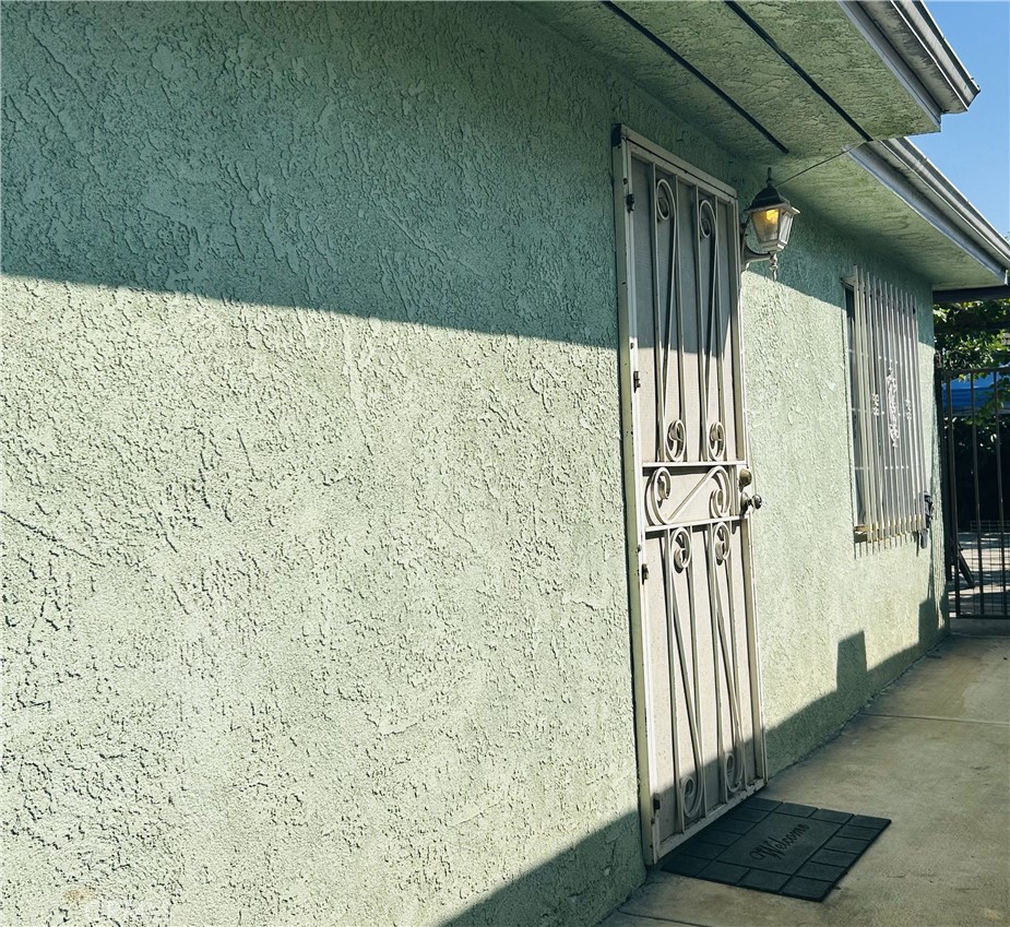 Los Angeles, California, 90033, United States, 4 Bedrooms Bedrooms, ,2 BathroomsBathrooms,Residential,For Sale,1938411