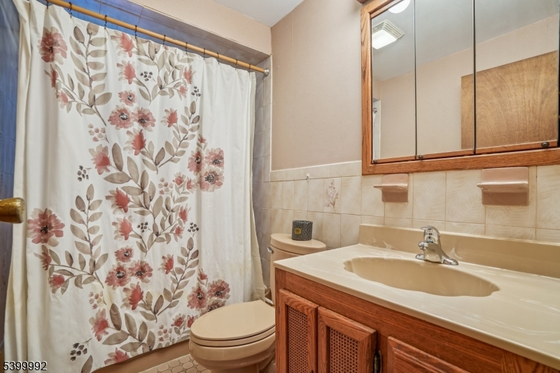 Union Twp., New Jersey, 07083, United States, 4 Bedrooms Bedrooms, ,2 BathroomsBathrooms,Residential,For Sale,2001957