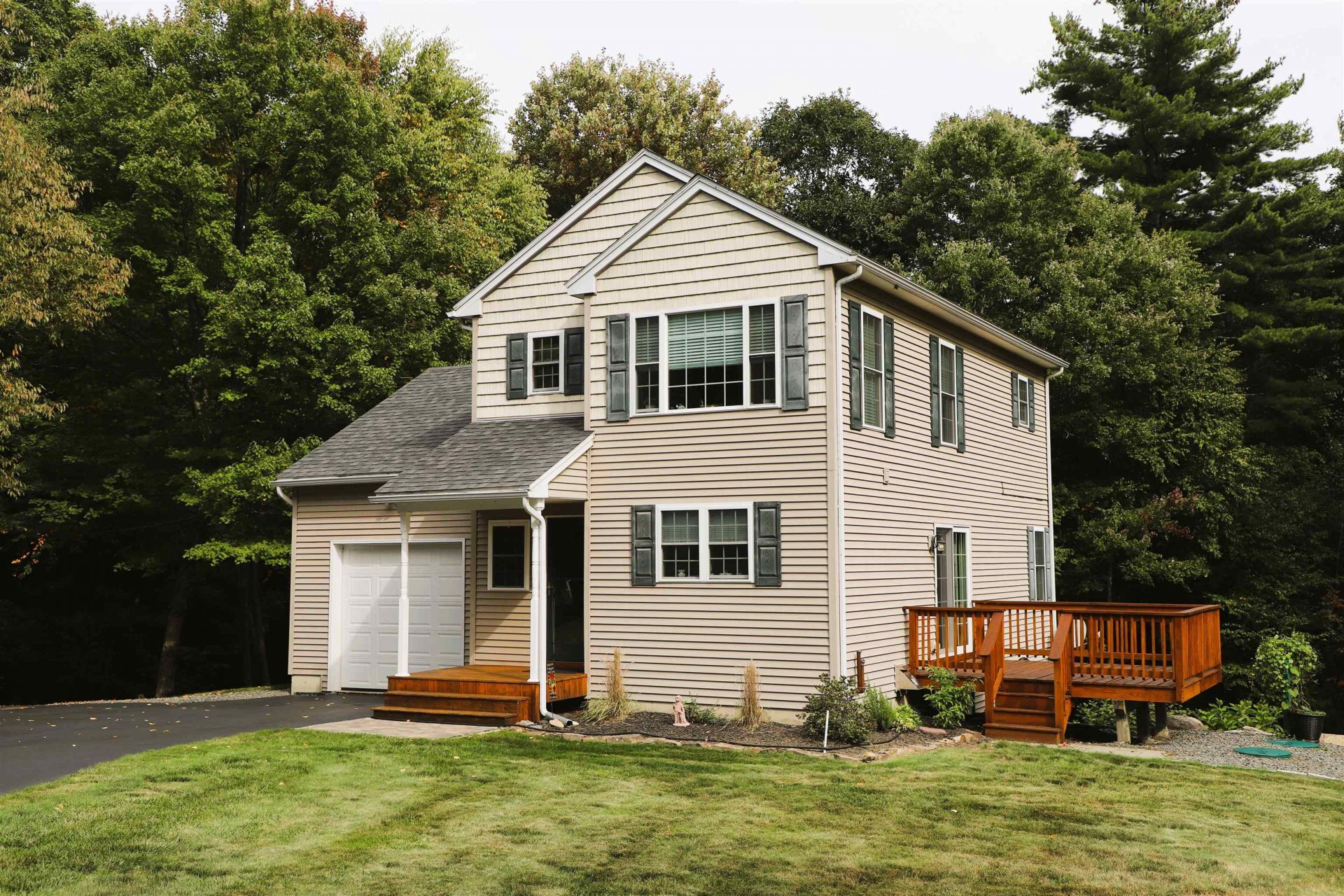 Poplar Ln, Vernon, VT 05354