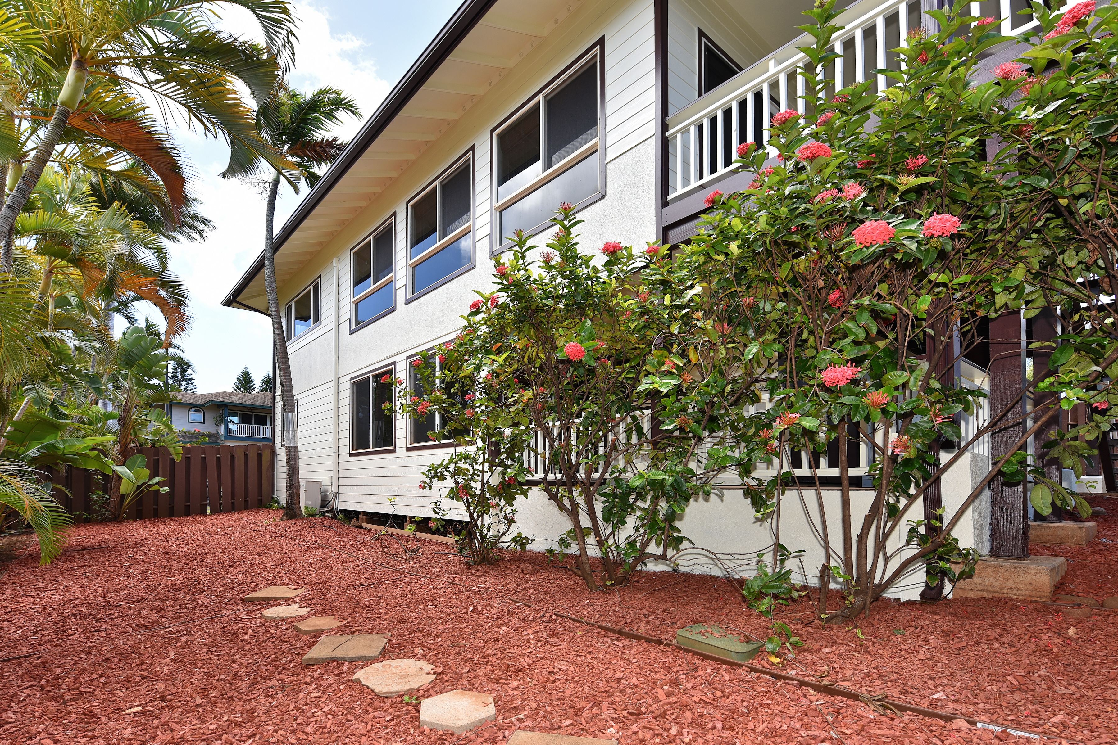 Updated two-story home featuring ocean and island views - 物件實景
