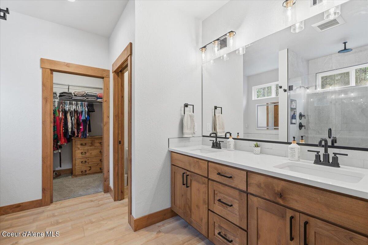 Oldtown, Idaho, 83822, United States, 5 Bedrooms Bedrooms, ,4 BathroomsBathrooms,Residential,For Sale,1992429