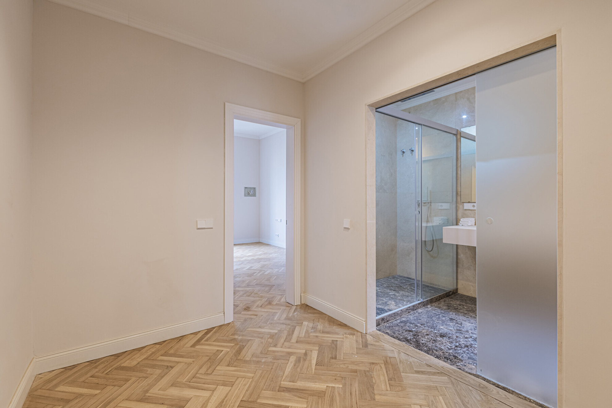  Renovated high-rise apartment in a stately building in Eixample. - 物件實景