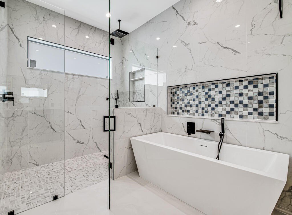 Palm Springs, Florida, 33461, United States, 4 Bedrooms Bedrooms, ,5 BathroomsBathrooms,Residential,For Sale,1835597