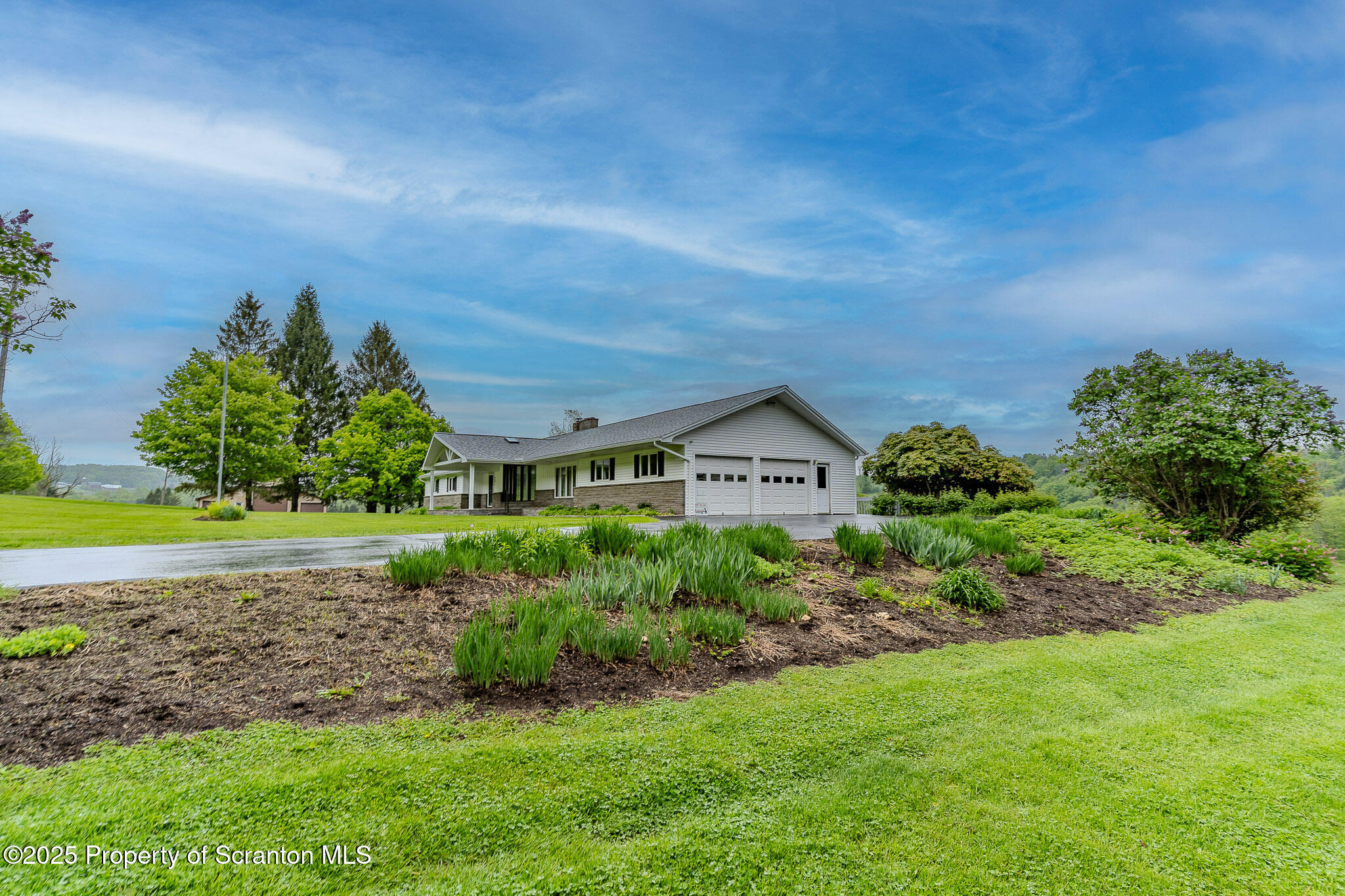 New Milford, Pennsylvania, 18834, United States, 4 Bedrooms Bedrooms, ,4 BathroomsBathrooms,Residential,For Sale,1837869
