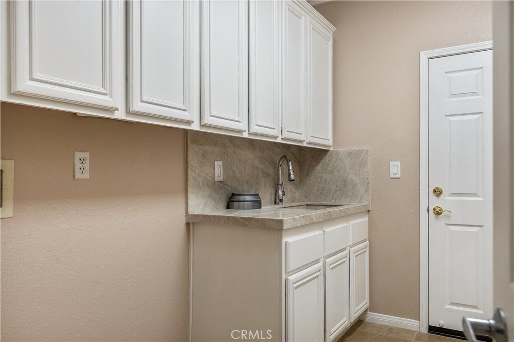 Redlands, California, 92373, United States, 4 Bedrooms Bedrooms, ,4 BathroomsBathrooms,Residential,For Sale,1979010